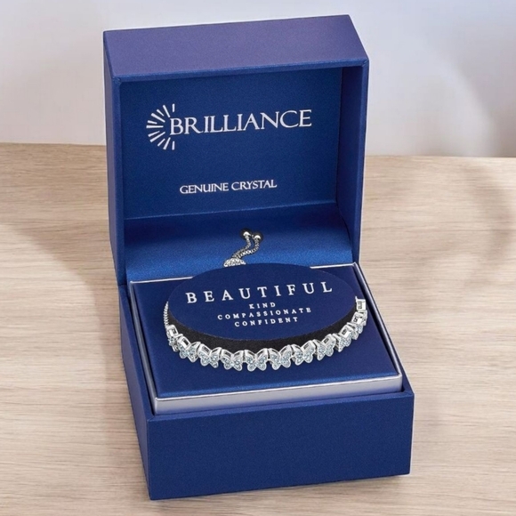 Haus of Brilliance Butterfly Design Fine Silver‑Plated Genuine Crystal Bracelet - Picture 1 of 6